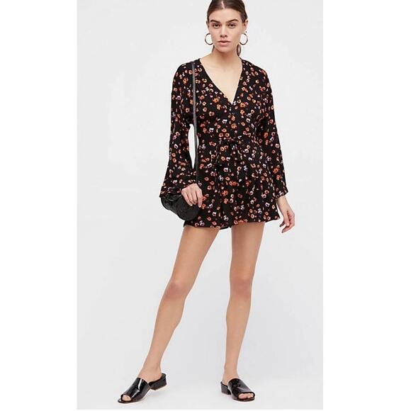 FREE PEOPLE L'amour Floral Long Sleeve V Neckline Button Down Romper New 2 Black - Picture 1 of 10